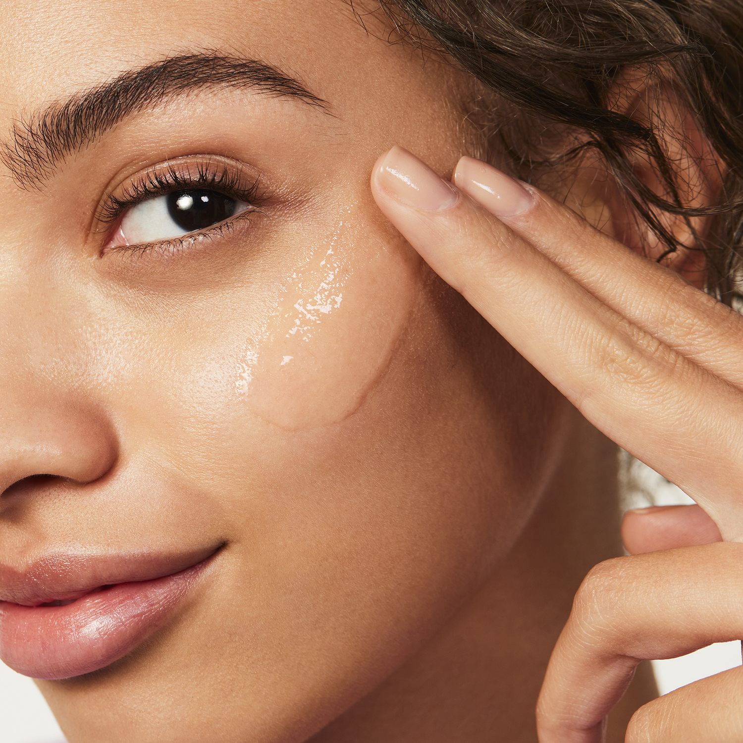 E.L.F. POWER GRIP PRIMER (PREBASE FACIAL DE MAQUILLAJE HIDRATANTE A BASE DE GEL)